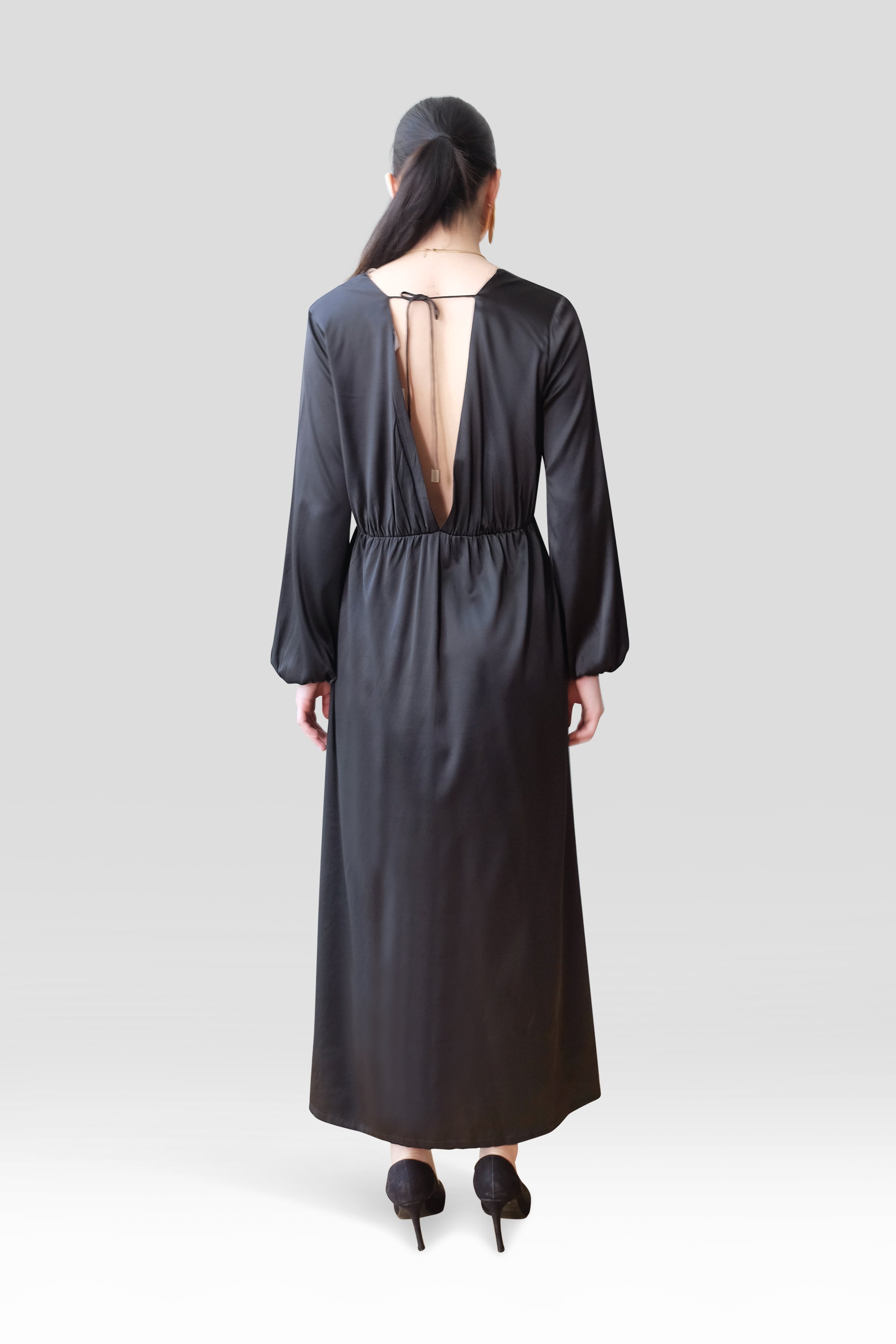 AROURA GOWN - BLACK